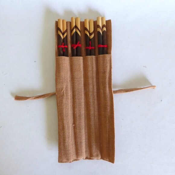 VINTAGE NEW 9.75” HANDCRAFTED TWO TONE WOOD CHOPSTICKS IN STORAGE POUCH (4 SETS) - Picture 1 of 6